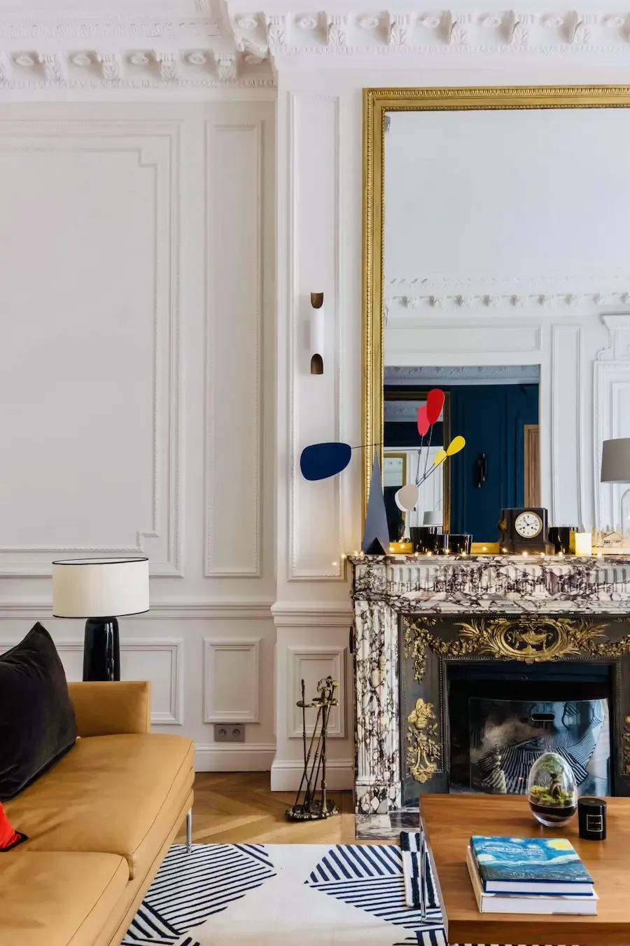 DE TILLY PARIS — a Parisian living room